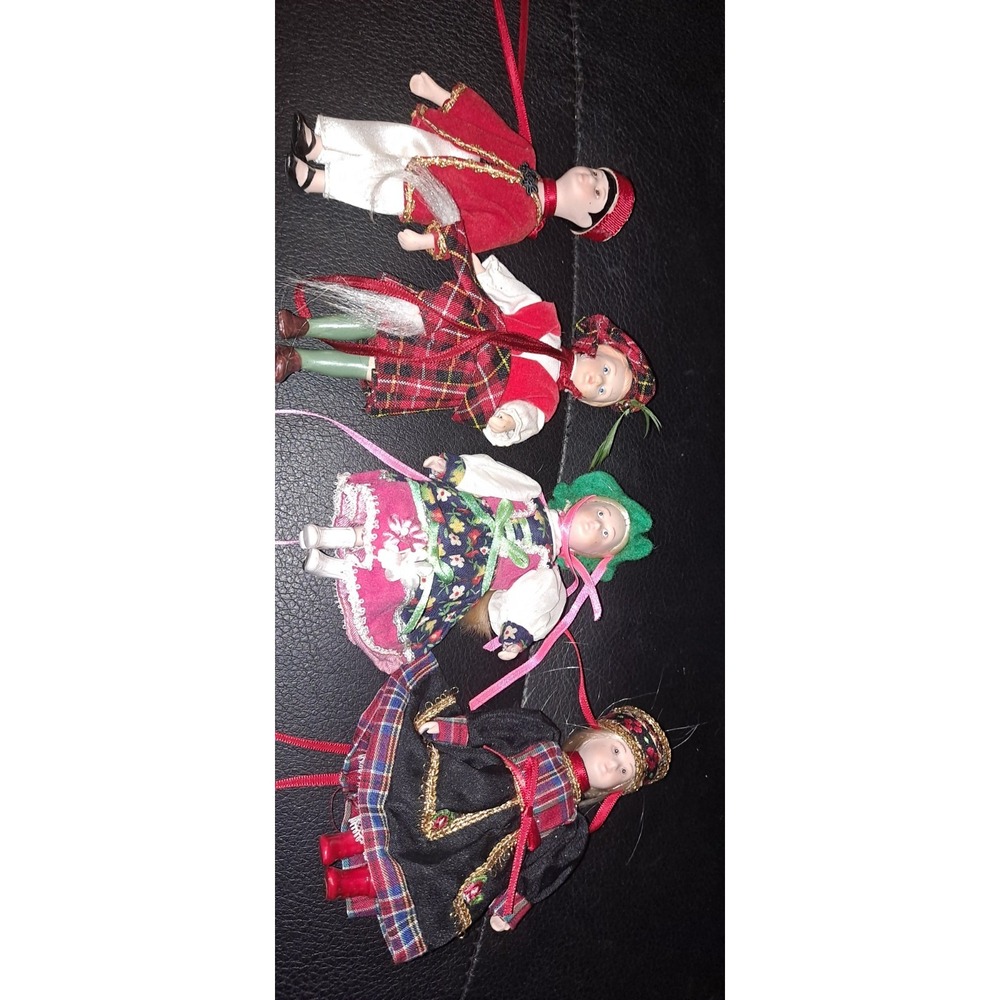4- Danbury Mint Children Of The World Collectibles Dolls International